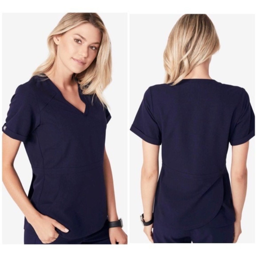 FIGS Limited Edition “Flores Peplum Scrub Top” (L/Navy)